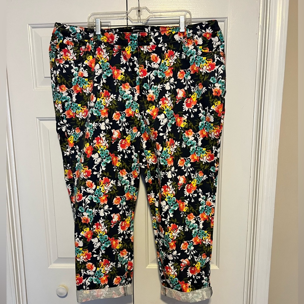 Perfect for spring: Stretch denim capri/ankle pants 24W NWOT
